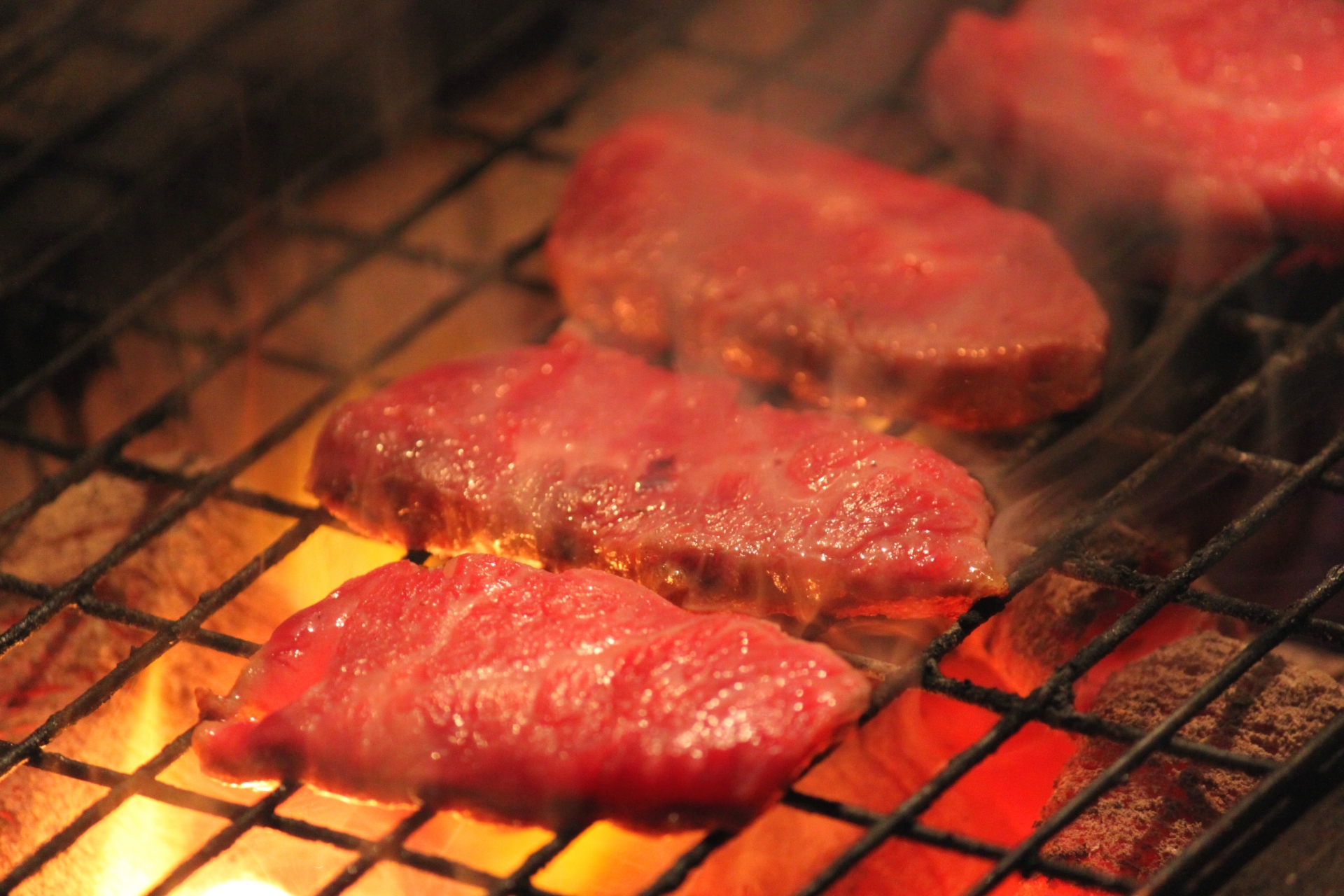 焼肉を自宅でおいしく食べる方法 選び方 焼き方 食べ方を紹介 神楽坂 翔山亭メディア